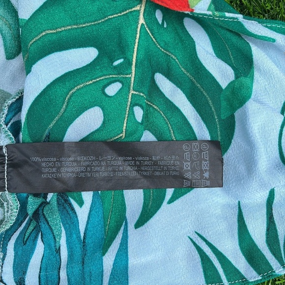 ZARA Tropical Crop Tie Front Top size X-small - Picture 6 of 6